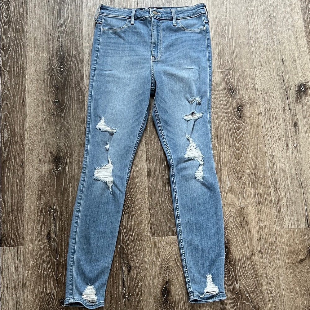 Hollister Distressed Blue Skinny Women's Jeans EUC